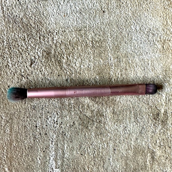 Pure Cosmetics Dual Two Ended Eyeshadow Makeup Brush - Picture 1 of 4